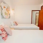 Center Grand With Seaview Terrace By Vacationy Appartement