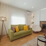 Lägenhet Center Grand With Seaview Terrace By Vacationy *