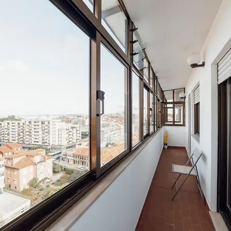 Center Grand With Seaview Terrace By Vacationy Oporto