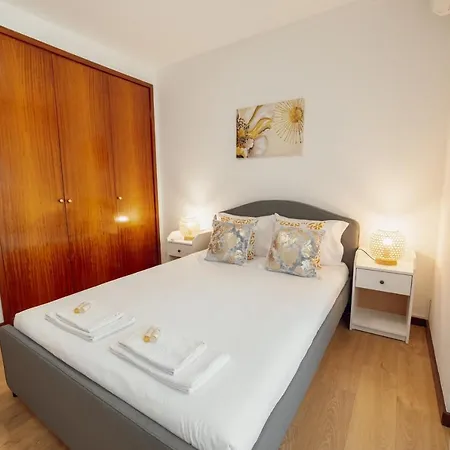 Center Grand With Seaview Terrace By Vacationy Daire Porto