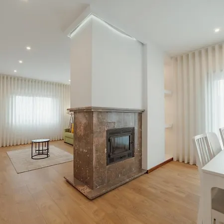 Center Grand With Seaview Terrace By Vacationy Porto