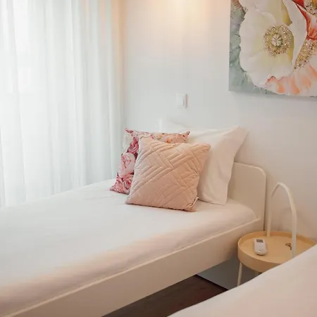 Center Grand With Seaview Terrace By Vacationy Porto