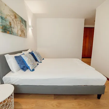 דירה Center Grand With Seaview Terrace By Vacationy