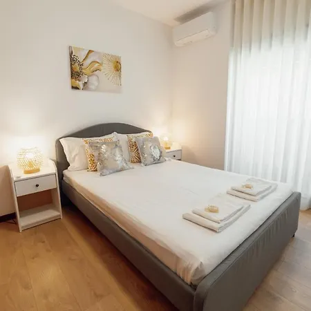 Center Grand With Seaview Terrace By Vacationy Porto