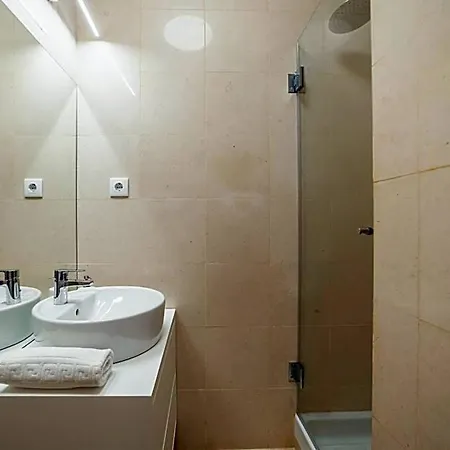 Center Grand With Seaview Terrace By Vacationy Porto