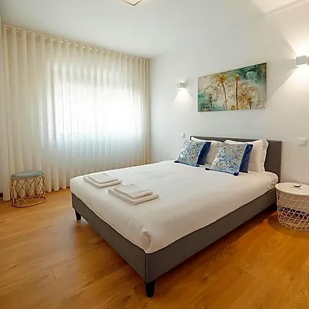 Apartmán Center Grand With Seaview Terrace By Vacationy