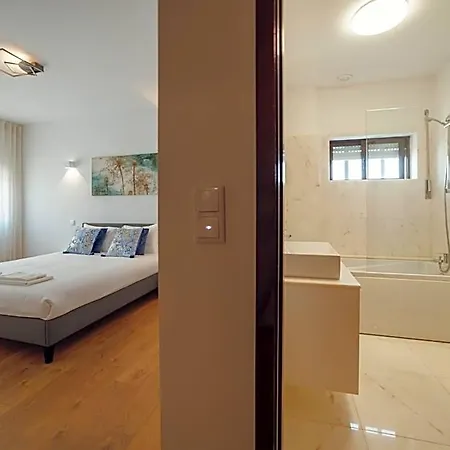 Center Grand With Seaview Terrace By Vacationy Porto