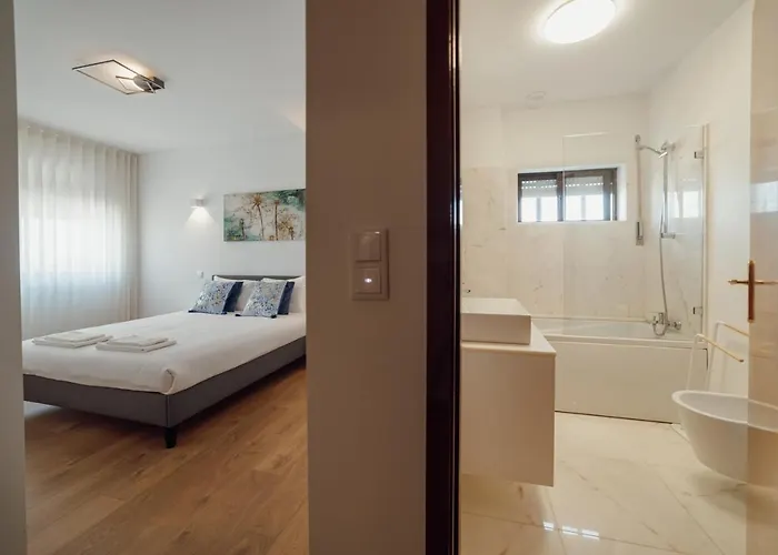 Center Grand With Seaview Terrace By Vacationy Apartmán