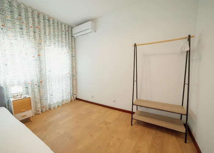 Center Grand With Seaview Terrace By Vacationy