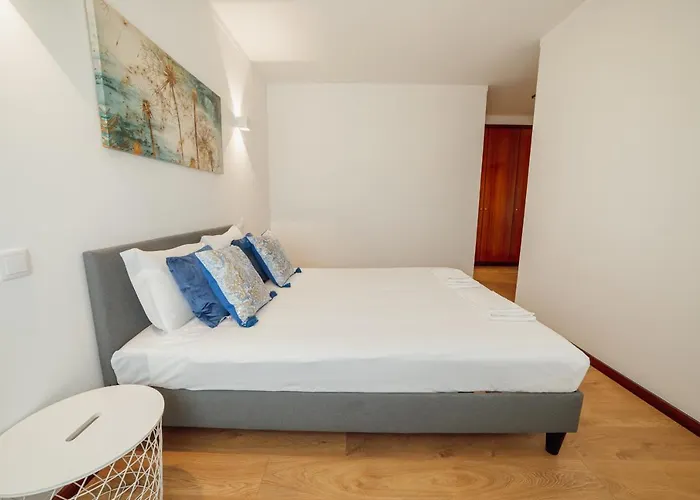 Apartmán Center Grand With Seaview Terrace By Vacationy