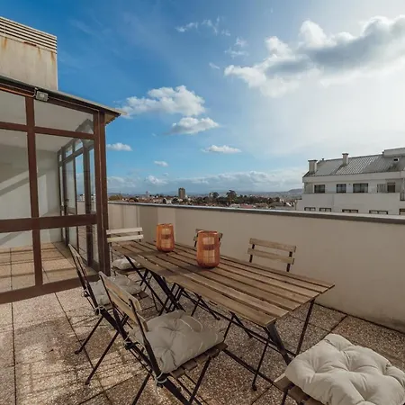 شقة Center Grand With Seaview Terrace By Vacationy