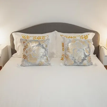 Center Grand With Seaview Terrace By Vacationy