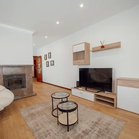 Center Grand With Seaview Terrace By Vacationy