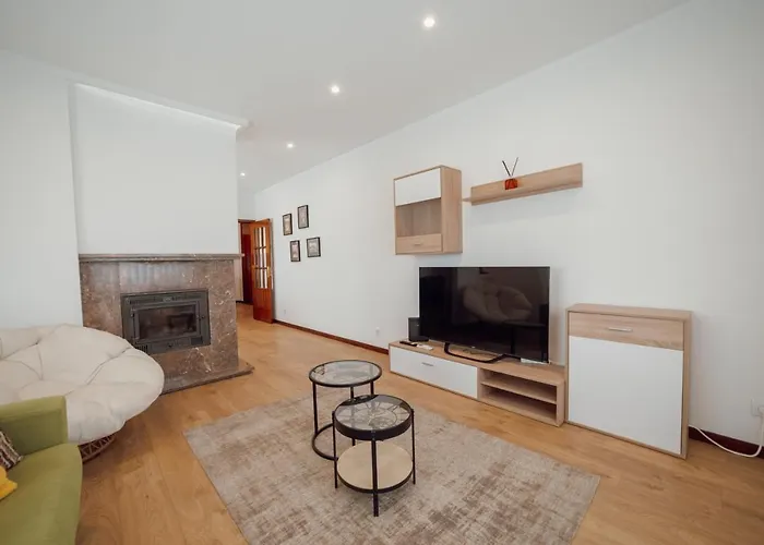 Center Grand With Seaview Terrace By Vacationy