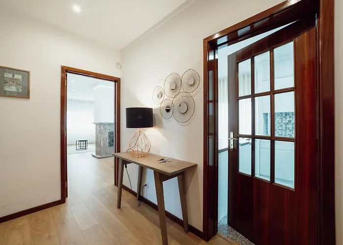 Center Grand With Seaview Terrace By Vacationy